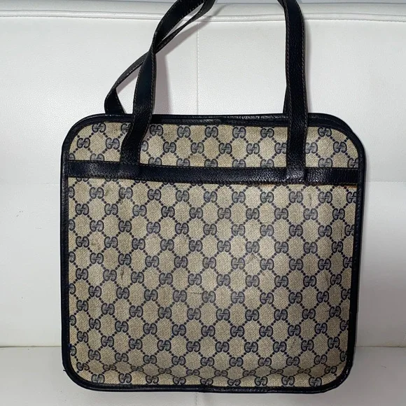 Sold! Not Available Anymore. Authentic vintage Gucci - AS IS - Picture 5 of 16